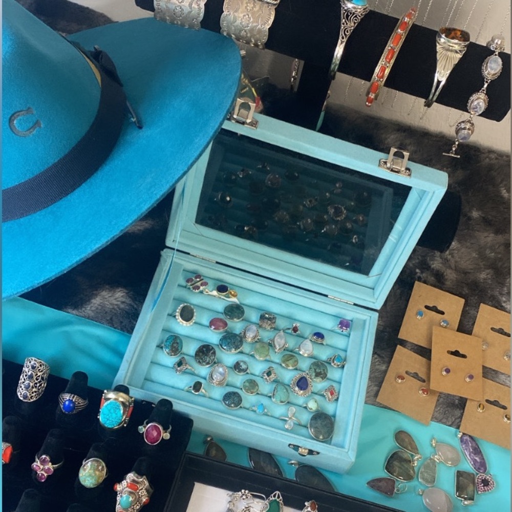 Unlisted jewelry